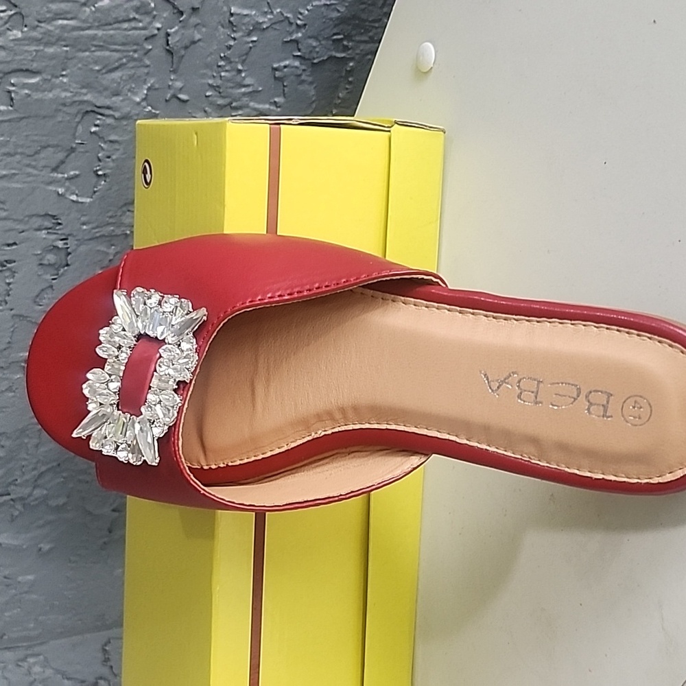 Sandals - Picture 2 of 4